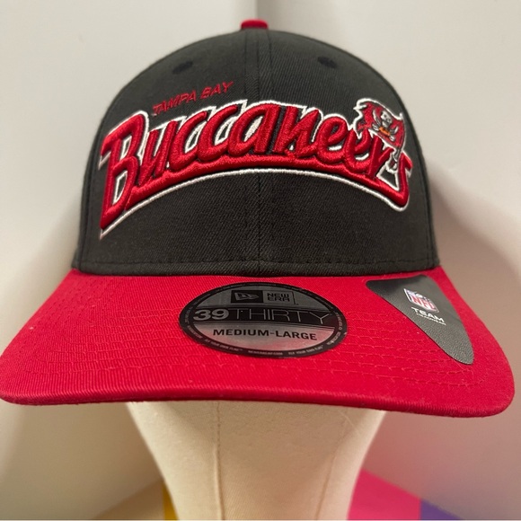 NFL TAMPA BAY BUCCANEERS NEW ERA 39THIRTY HAT MEDIUM-LARGE FLY YOUR OWN FLAG - Picture 1 of 5